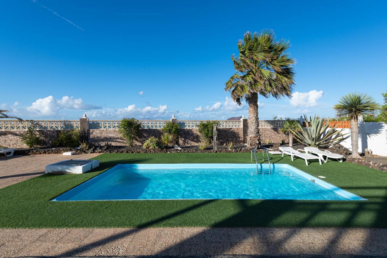 Homeforguest Apartment With Pool And Terrace 1 Min From The Beach Corralejo Kültér fotó